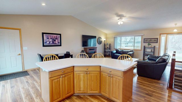 4806 22nd Street NE, Willmar, MN 56201
