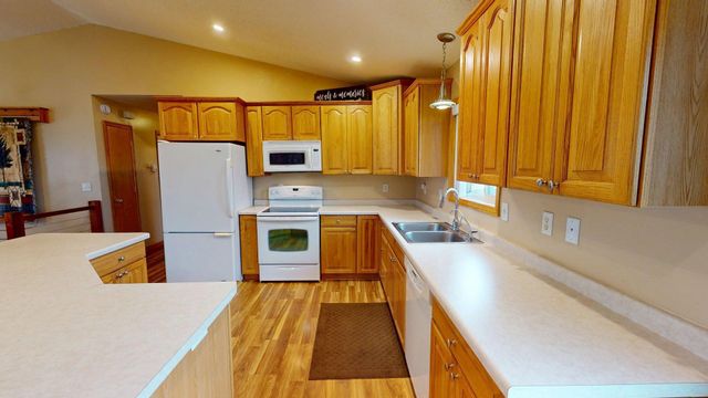 4806 22nd Street NE, Willmar, MN 56201