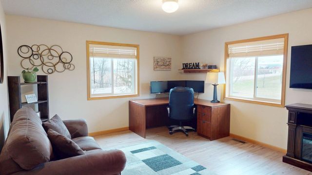 4806 22nd Street NE, Willmar, MN 56201