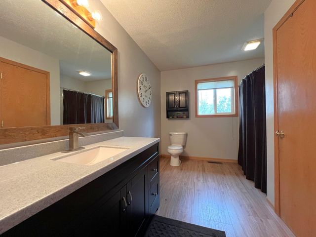 4806 22nd Street NE, Willmar, MN 56201