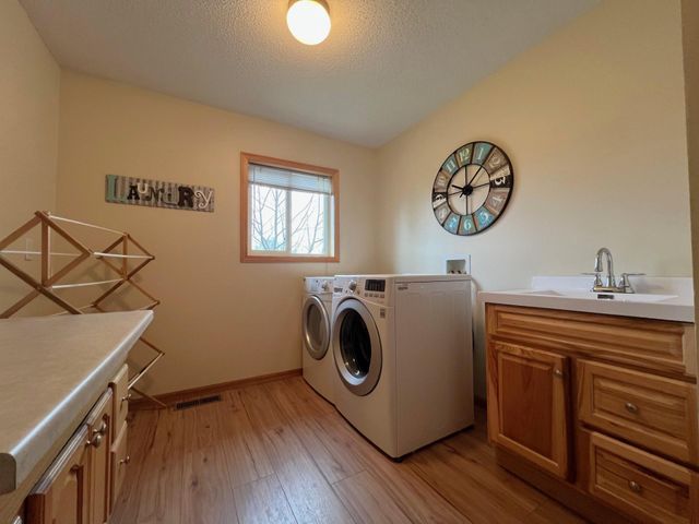 4806 22nd Street NE, Willmar, MN 56201