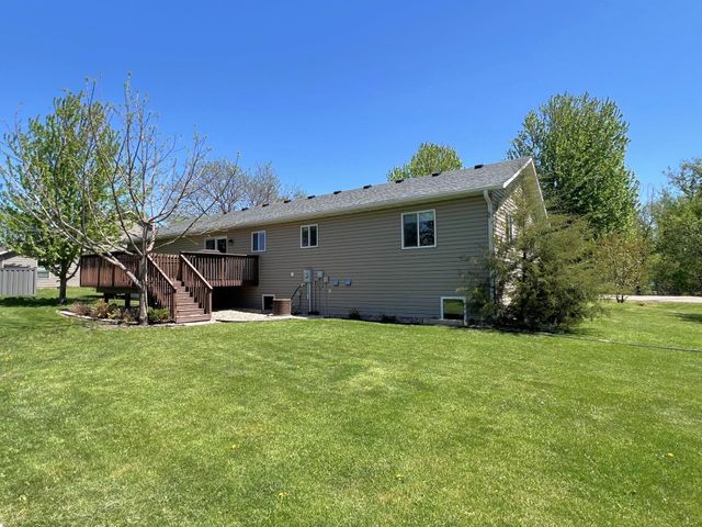 4806 22nd Street NE, Willmar, MN 56201