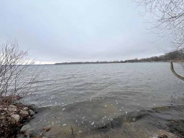 4806 22nd Street NE, Willmar, MN 56201