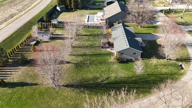 4806 22nd Street NE, Willmar, MN 56201