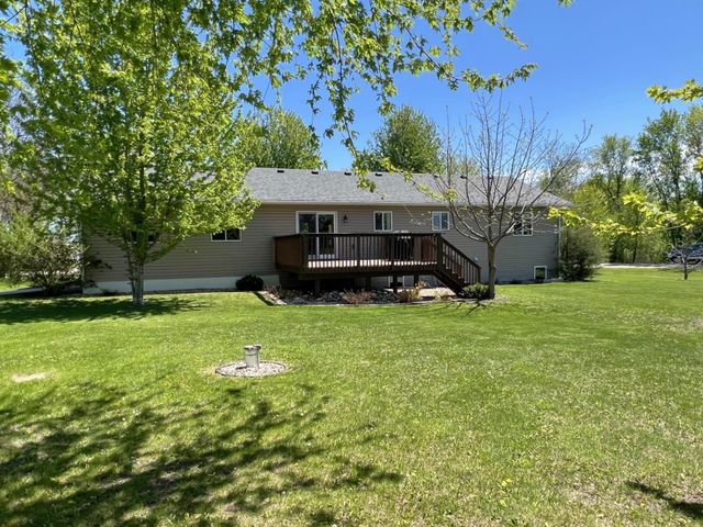 4806 22nd Street NE, Willmar, MN 56201