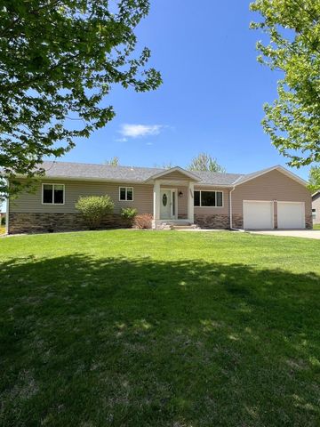 4806 22nd Street NE, Willmar, MN 56201