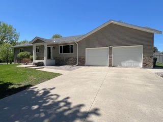 4806 22nd Street NE, Willmar, MN 56201