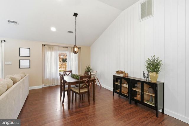 9 GROVE CT, Tuckerton, NJ 08087