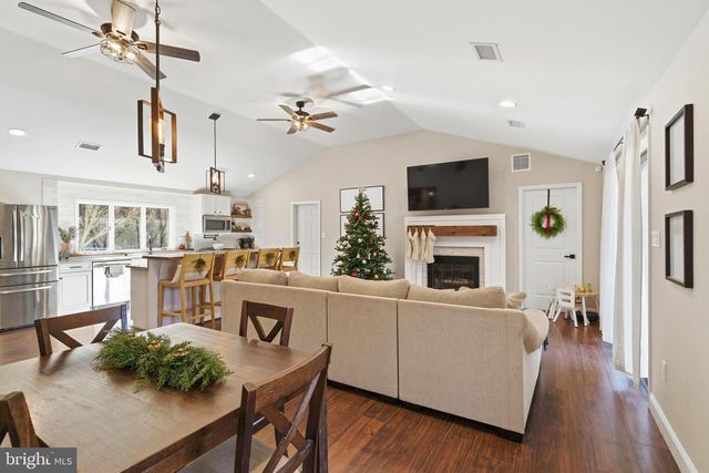 9 GROVE CT, Tuckerton, NJ 08087