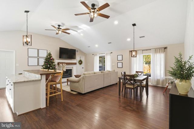 9 GROVE CT, Tuckerton, NJ 08087