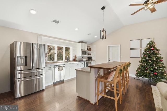 9 GROVE CT, Tuckerton, NJ 08087