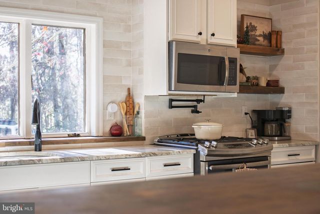 9 GROVE CT, Tuckerton, NJ 08087