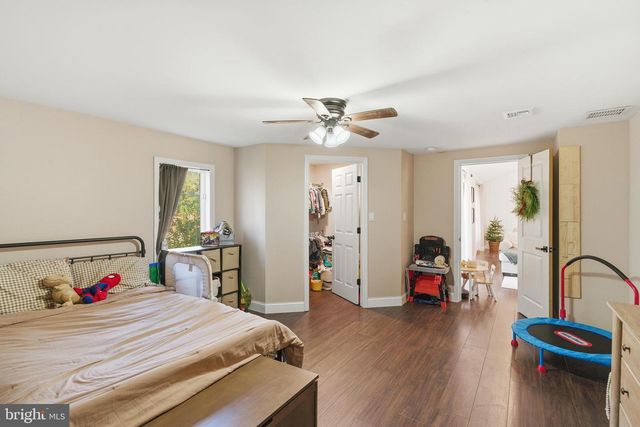 9 GROVE CT, Tuckerton, NJ 08087