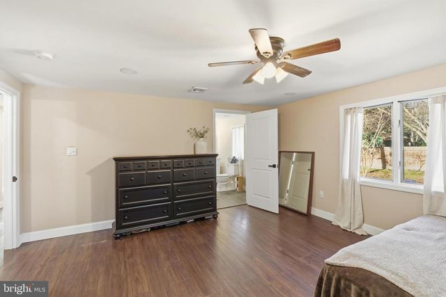 9 GROVE CT, Tuckerton, NJ 08087