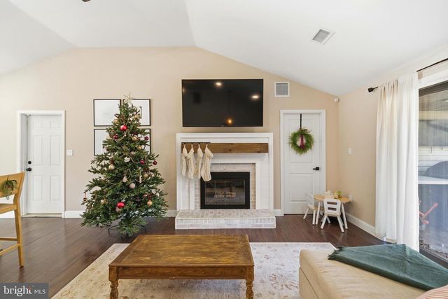 9 GROVE CT, Tuckerton, NJ 08087