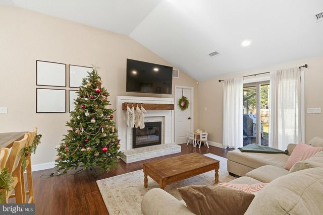 9 GROVE CT, Tuckerton, NJ 08087