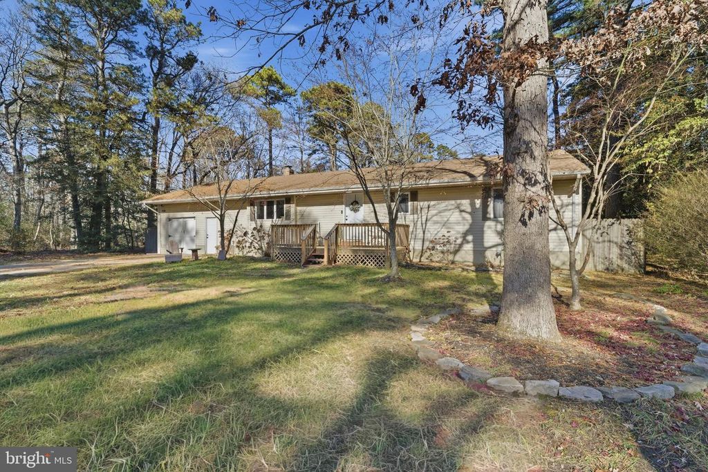 9 GROVE CT, Tuckerton, NJ 08087