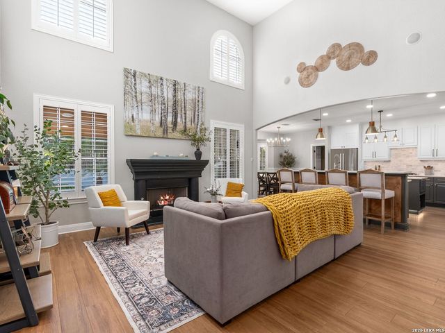 2 LAKESIDE DR, San Antonio, TX 78248