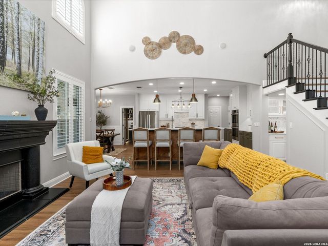 2 LAKESIDE DR, San Antonio, TX 78248