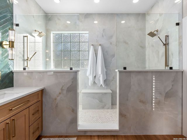 2 LAKESIDE DR, San Antonio, TX 78248