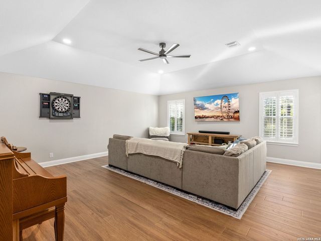 2 LAKESIDE DR, San Antonio, TX 78248