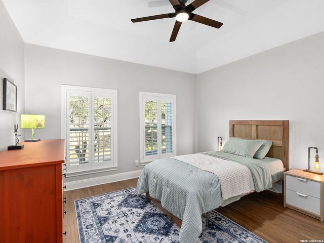 2 LAKESIDE DR, San Antonio, TX 78248