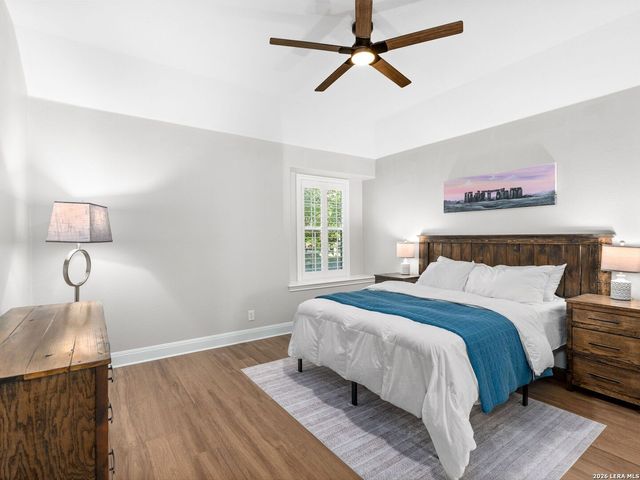 2 LAKESIDE DR, San Antonio, TX 78248