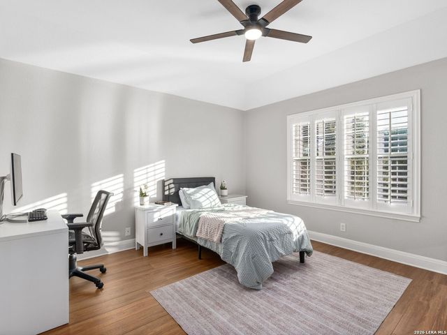 2 LAKESIDE DR, San Antonio, TX 78248