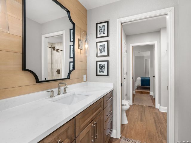 2 LAKESIDE DR, San Antonio, TX 78248