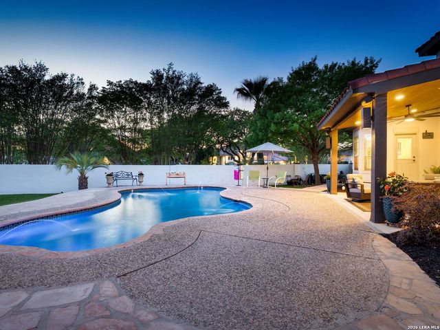 2 LAKESIDE DR, San Antonio, TX 78248