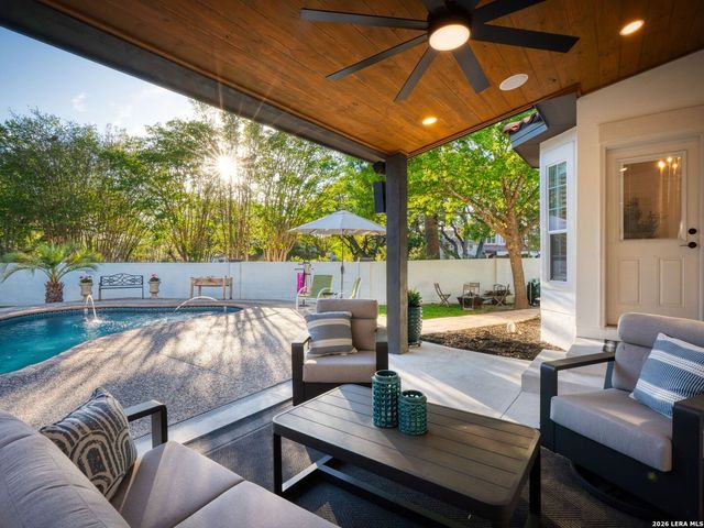 2 LAKESIDE DR, San Antonio, TX 78248