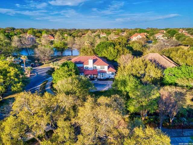 2 LAKESIDE DR, San Antonio, TX 78248