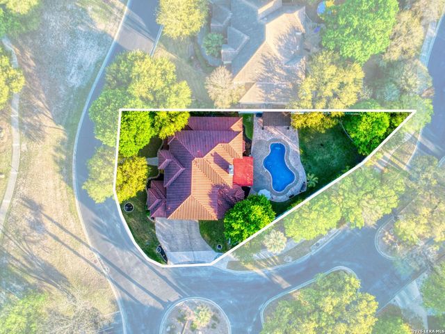 2 LAKESIDE DR, San Antonio, TX 78248