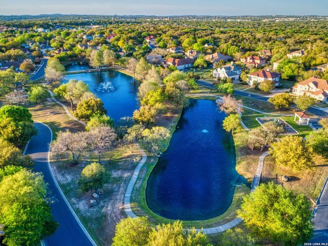 2 LAKESIDE DR, San Antonio, TX 78248