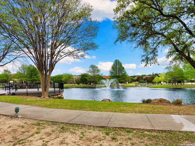 2 LAKESIDE DR, San Antonio, TX 78248