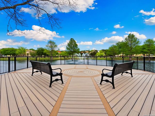 2 LAKESIDE DR, San Antonio, TX 78248