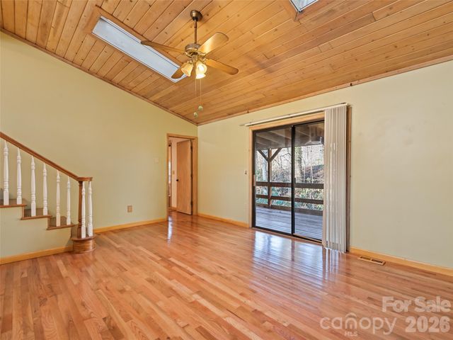 259 Hemlock Loop, Maggie Valley, NC 28751