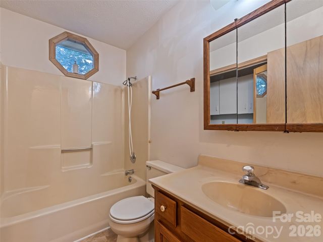 259 Hemlock Loop, Maggie Valley, NC 28751