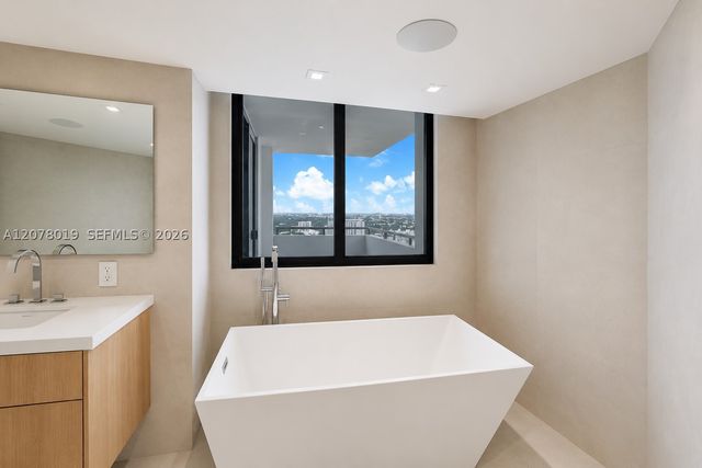 1581 Brickell Ave PH106, Miami, FL 33129