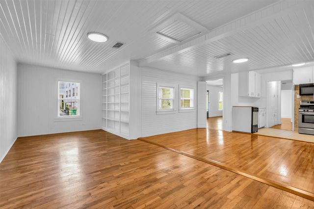 807 Fisher Street, Houston, TX 77018