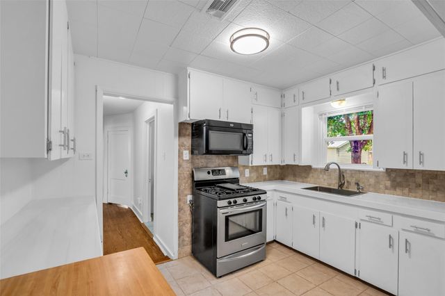 807 Fisher Street, Houston, TX 77018