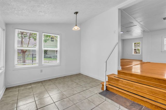 807 Fisher Street, Houston, TX 77018