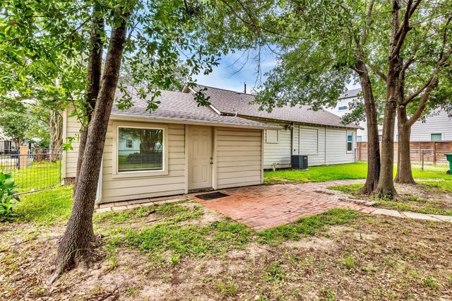 807 Fisher Street, Houston, TX 77018
