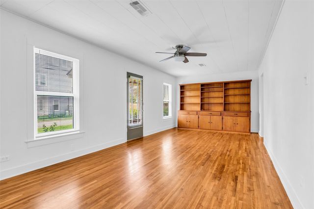 807 Fisher Street, Houston, TX 77018