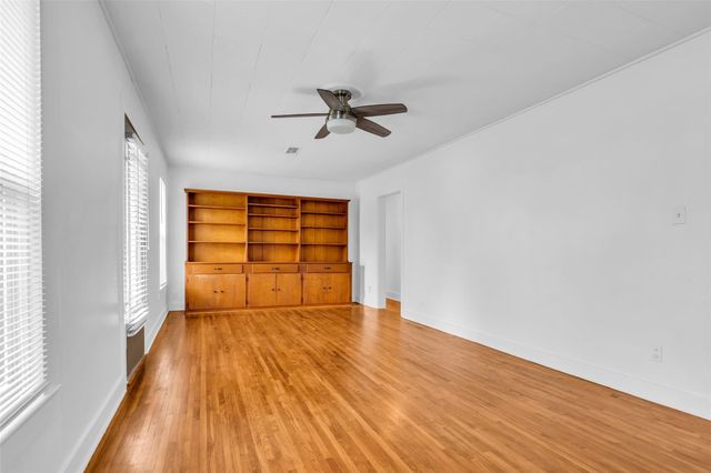 807 Fisher Street, Houston, TX 77018