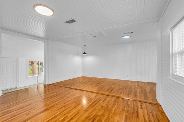 807 Fisher Street, Houston, TX 77018
