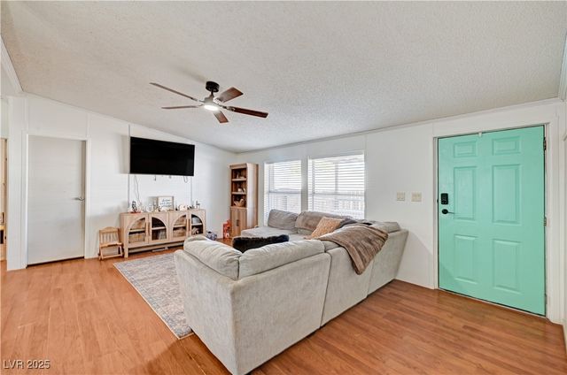 450 West Ingram Avenue, Overton, NV 89040