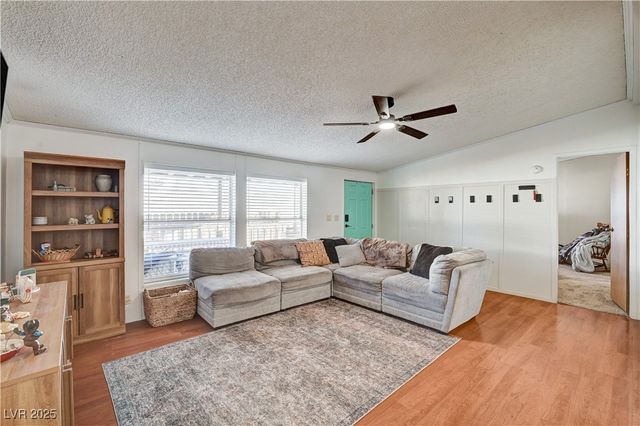 450 West Ingram Avenue, Overton, NV 89040