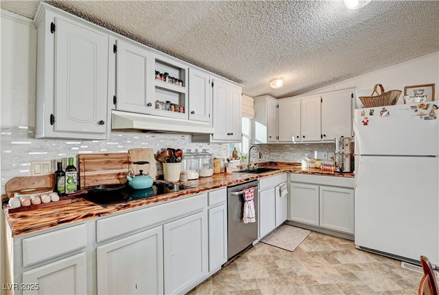 450 West Ingram Avenue, Overton, NV 89040