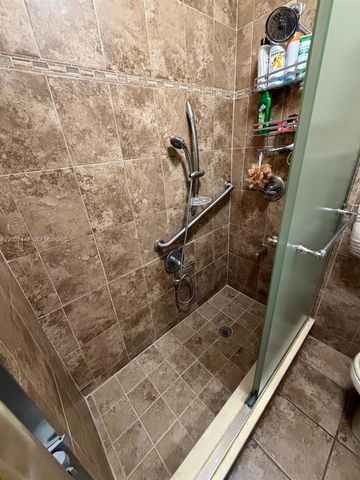 2760 W 63rd Pl 106-23, Hialeah, FL 33016